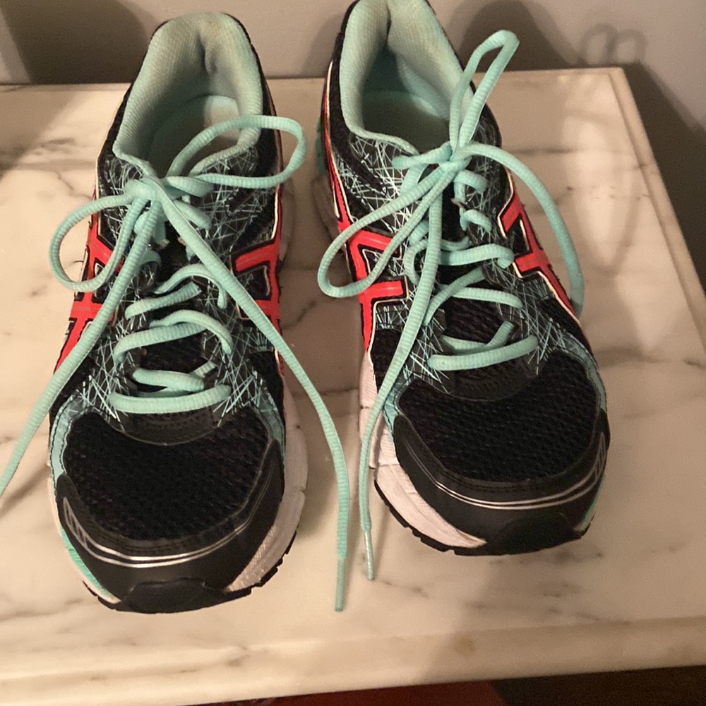 ASICS - Picture 2 of 5
